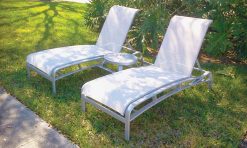 Double Eclipse Lounge with Table